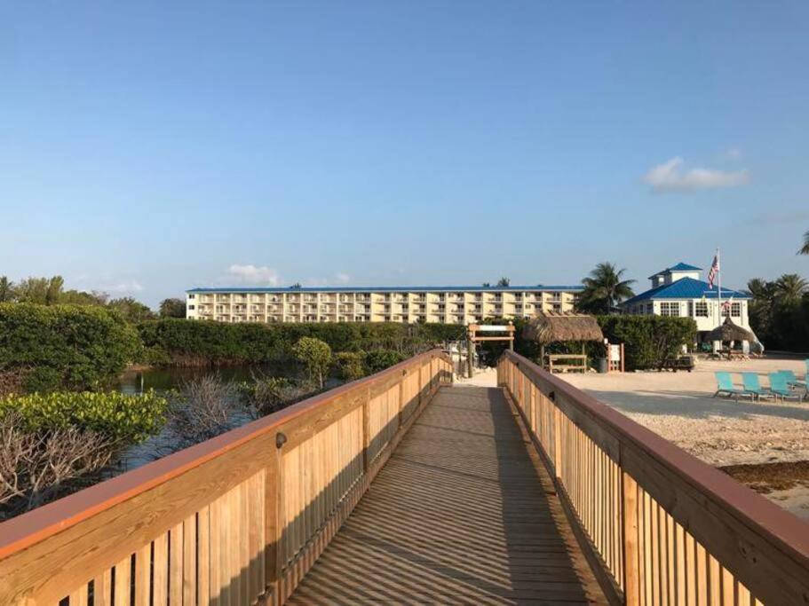 Welcome To The Pelican Lodge ! Tavernier Bagian luar foto