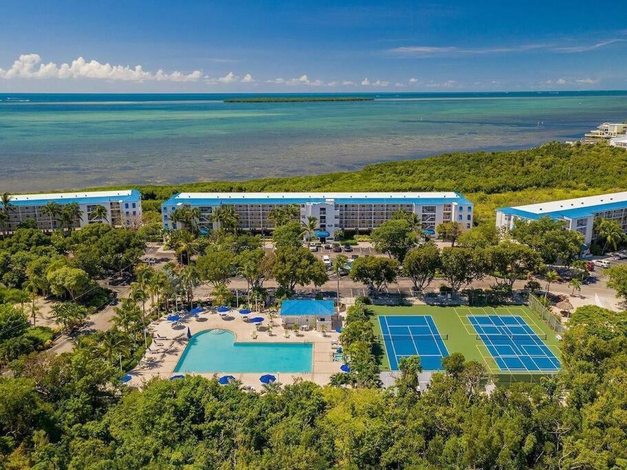 Welcome To The Pelican Lodge ! Tavernier Bagian luar foto